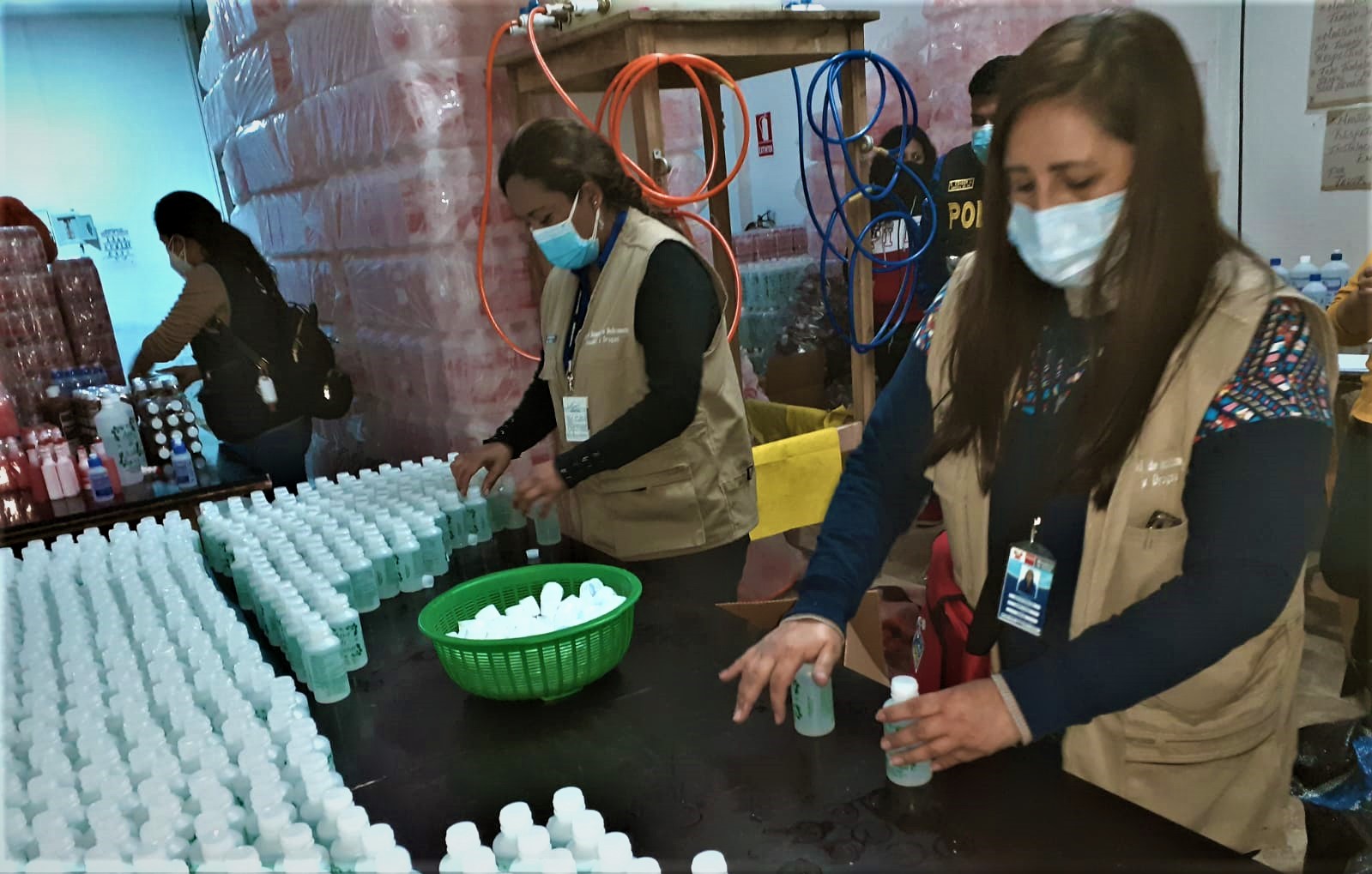 Minsa: Incautan 300 kilos de alcohol, timolina y agua oxigenada en laboratorio clandestino en San Juan de Lurigancho